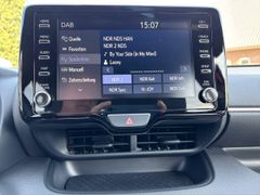 Fahrzeugabbildung Toyota Yaris 1.5 VVT-i Premiere AUTO 15 JAHRE GARANTIE