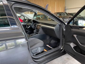 Volkswagen Passat Variant *LED*AHK*ACC*3ZONEN*1HAND*