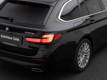 Fahrzeugabbildung BMW 530e Tour HUD Laser Sportsitz Komfortzugang