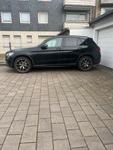 Mercedes-Benz GLC 300 e 4MATIC Autom. - JUNGE STERNE - Mercedes-Benz GLC 300 in Duisburg