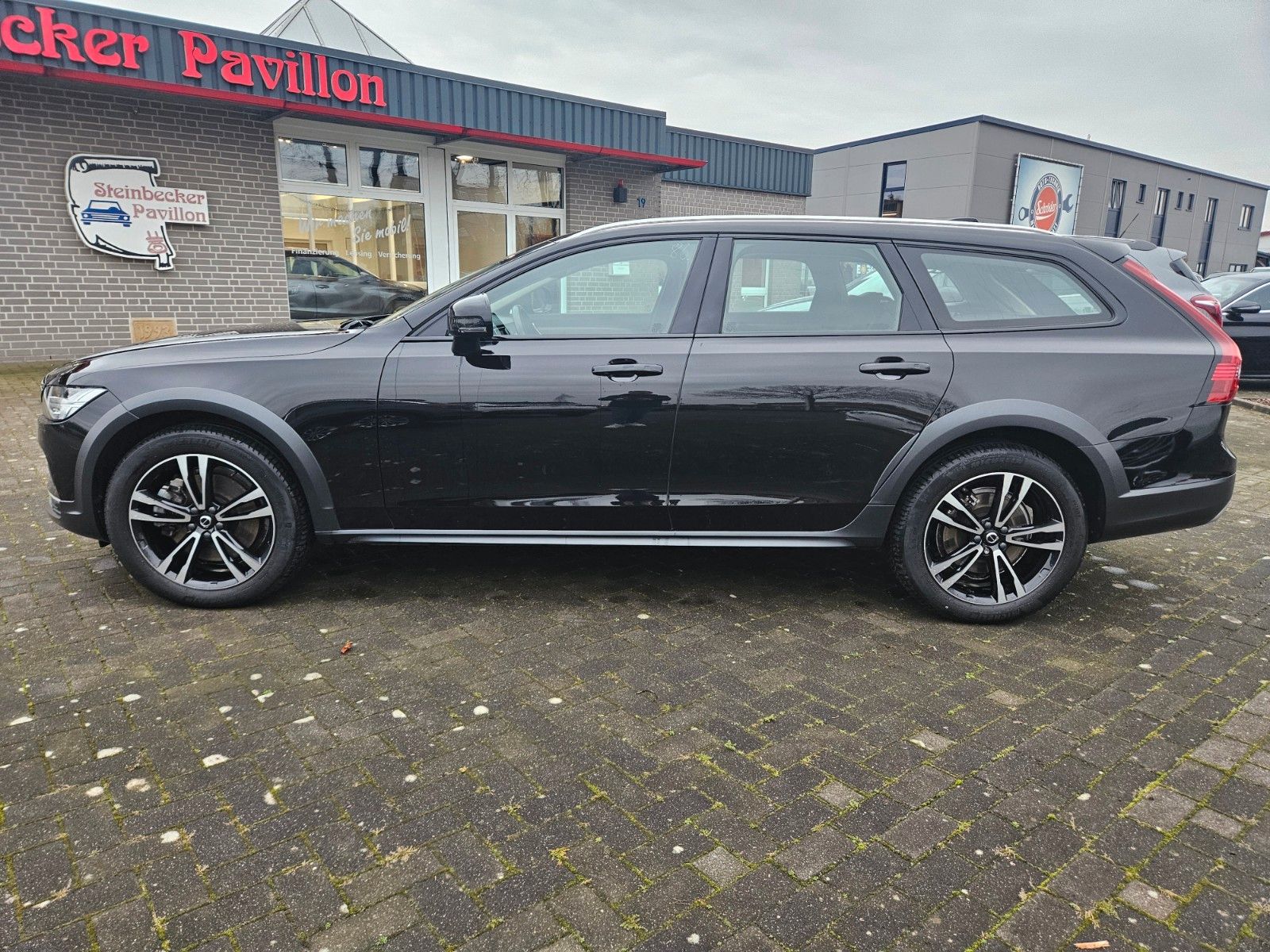Volvo V90 Cross Country Pro AWD AHK LED LEDER XENIUM foto 3