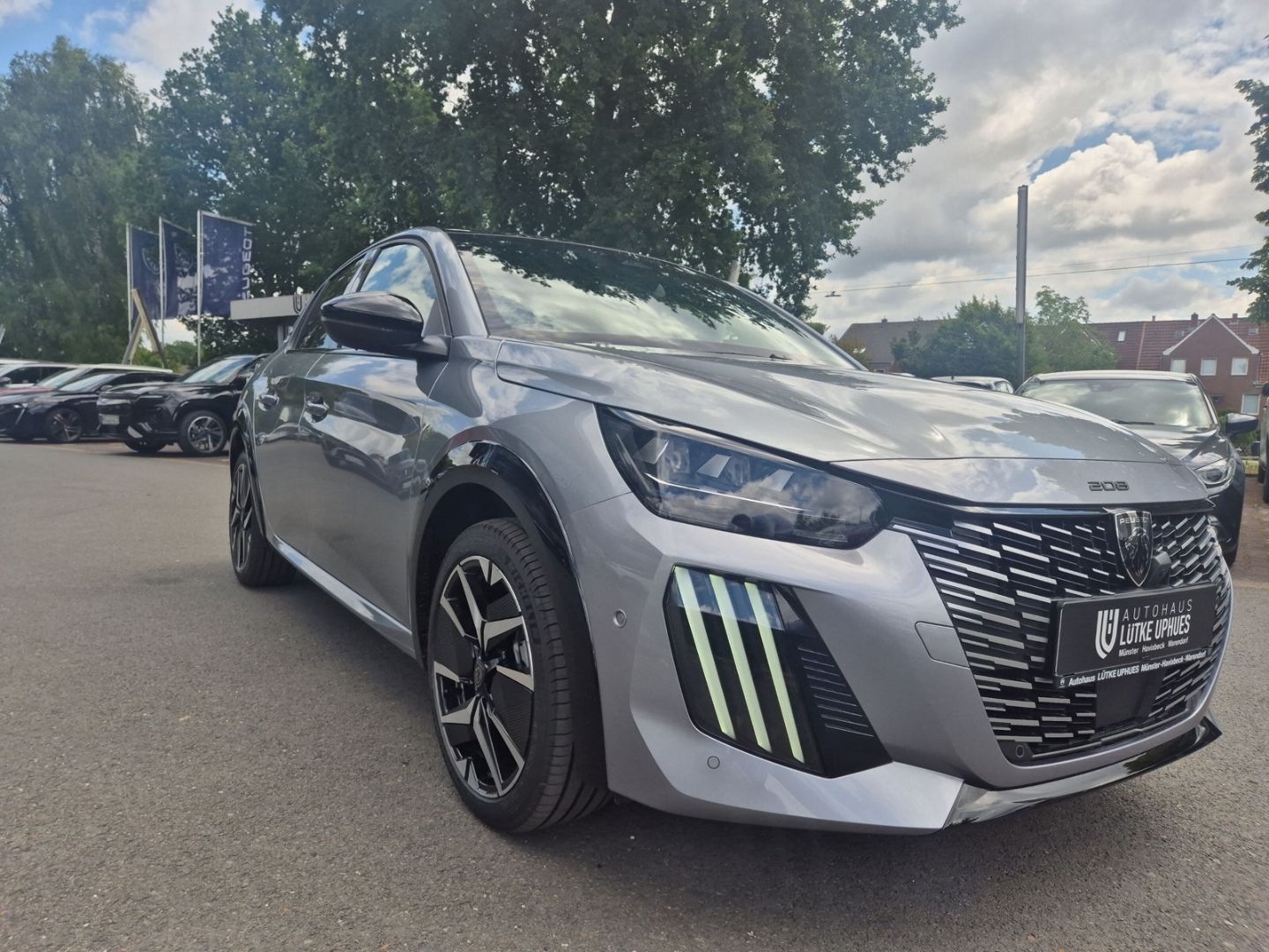 Fahrzeugabbildung Peugeot 208 GT Hybrid 110 e-DSC6 Navi ACC CarPlay SHZ