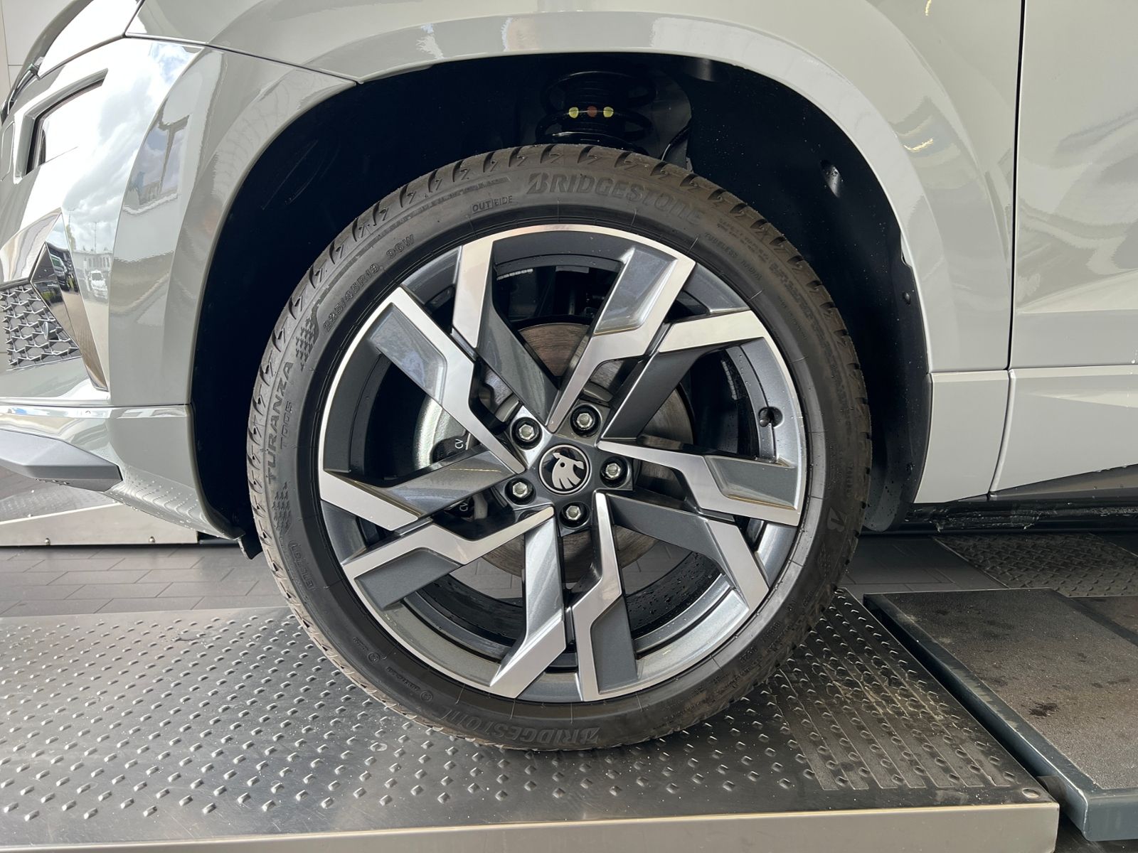Fahrzeugabbildung SKODA Karoq Sportline 2.0 TDI DSG *CANTON, AHK, Navi,
