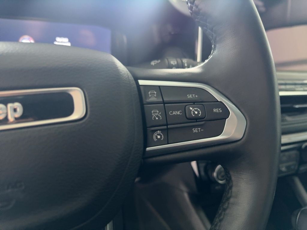 Fahrzeugabbildung Jeep Compass AUTOMATIK ALLWETTER  RÜCKFAHRK.