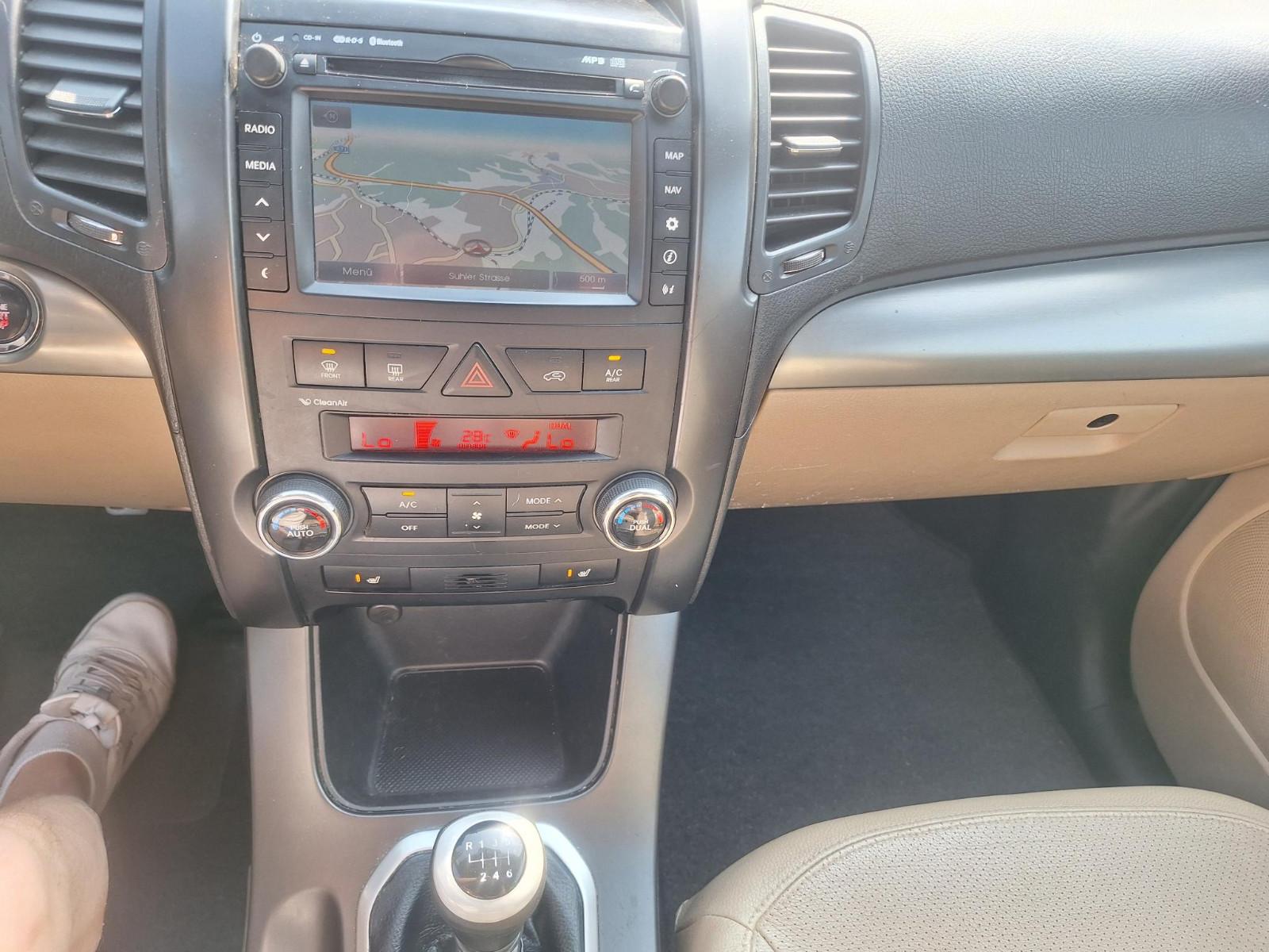 Kia Sorento 2012 — photo 18