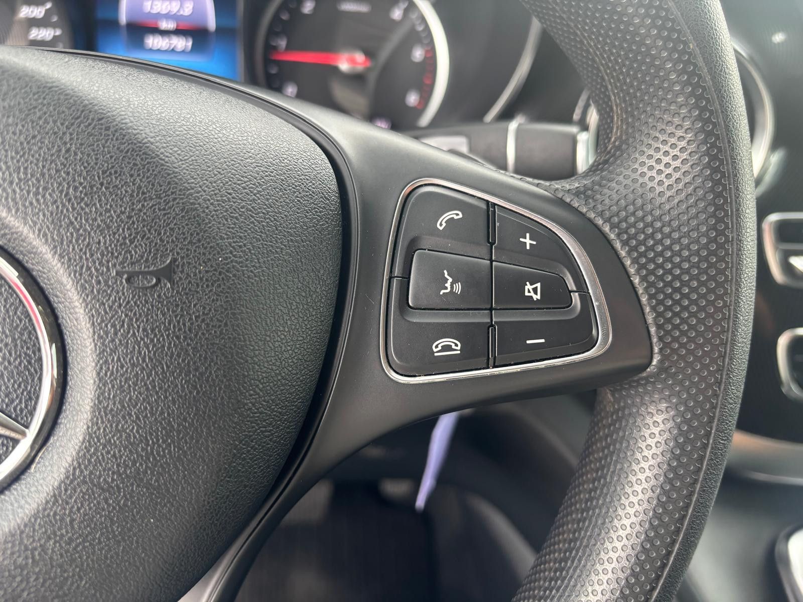 Fahrzeugabbildung Mercedes-Benz V 220 d LANG-AHK-NAV-PDC-SHZ-APP-TEMP.-DAB