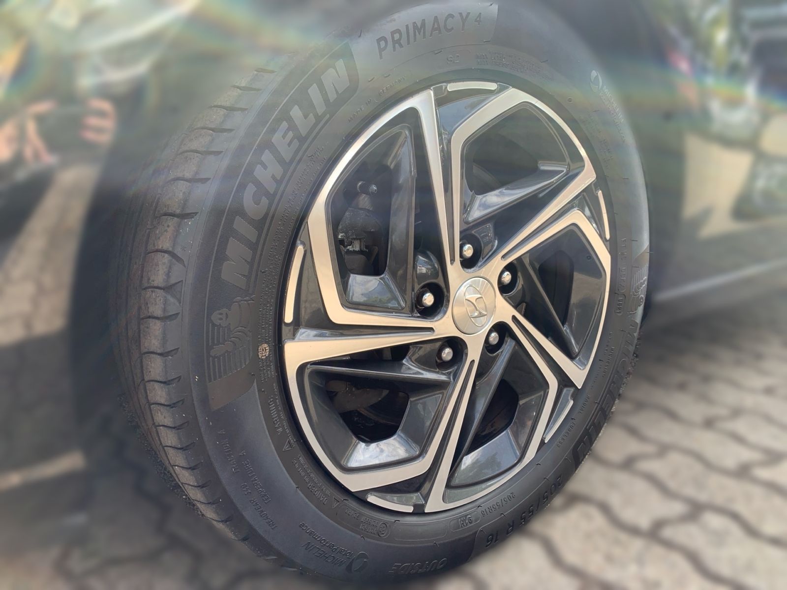 Fahrzeugabbildung Hyundai i30 1.0 T-GDI Edition 30 8x bereift