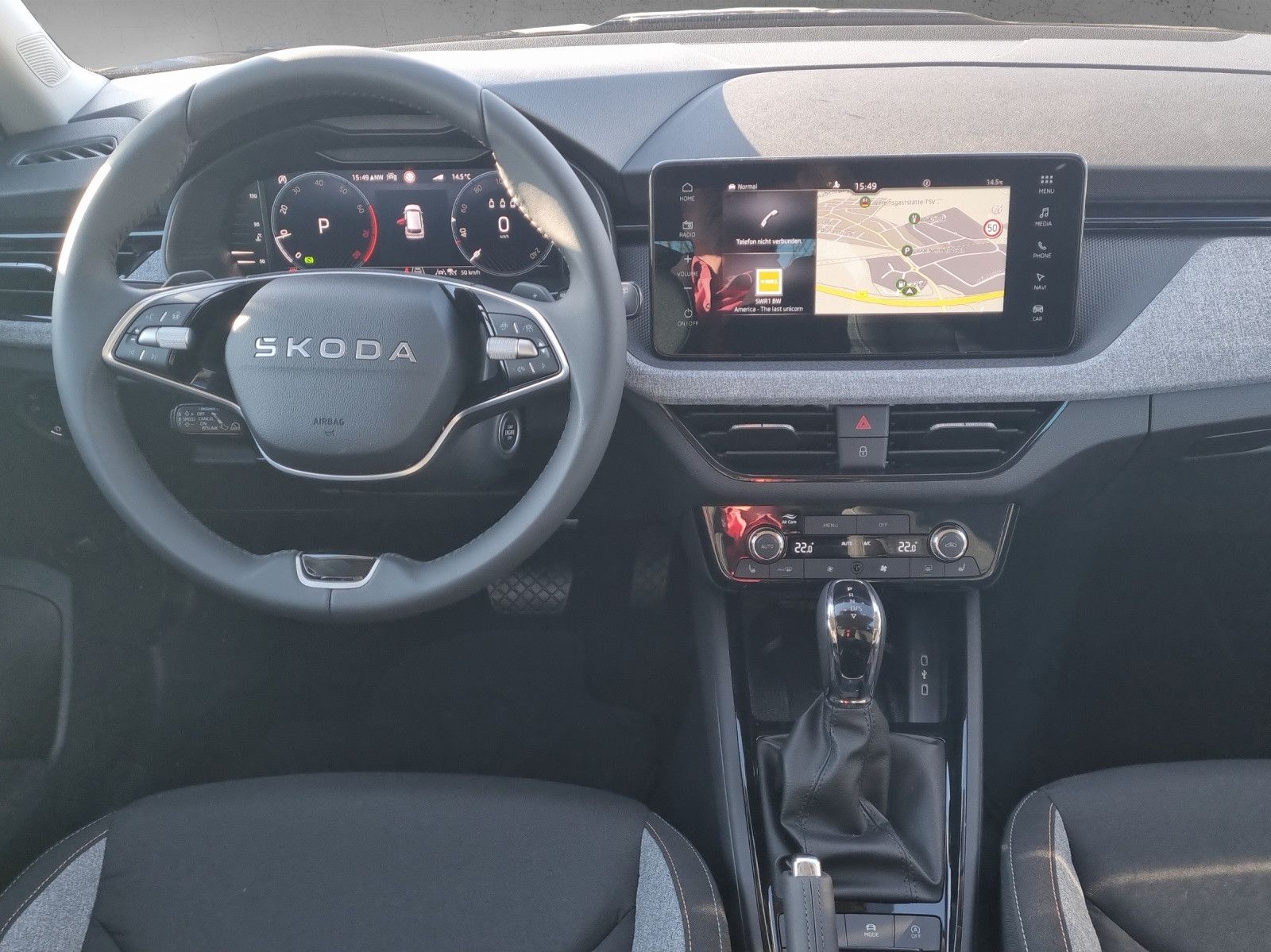 Fahrzeugabbildung SKODA Kamiq Tour 1,5 TSI DSG AHK 18" Fahrassi Info.