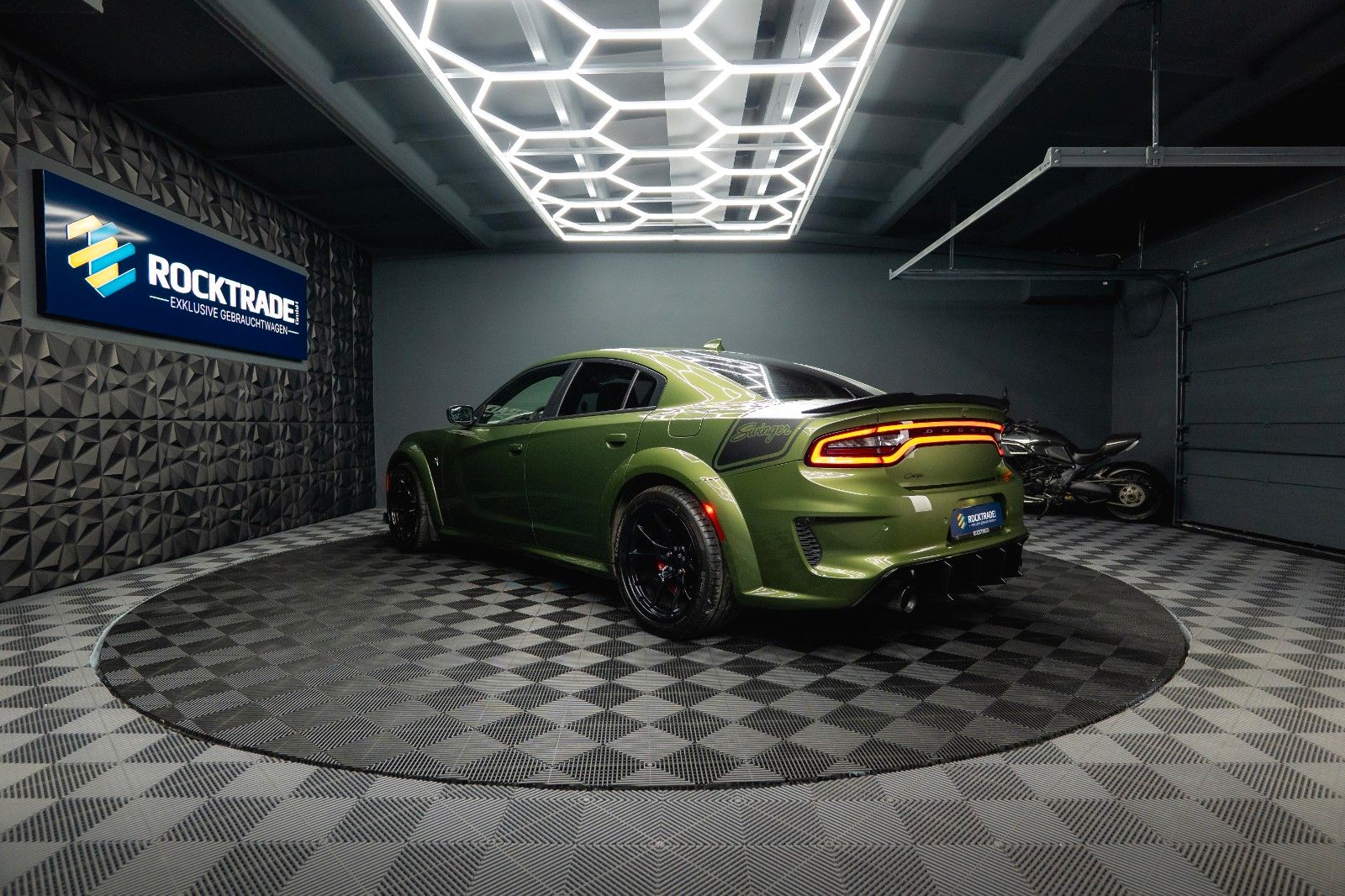 Fahrzeugabbildung Dodge Charger 6.4 V8 SRT 392 SCATPACK SWINGER WIDEBODY