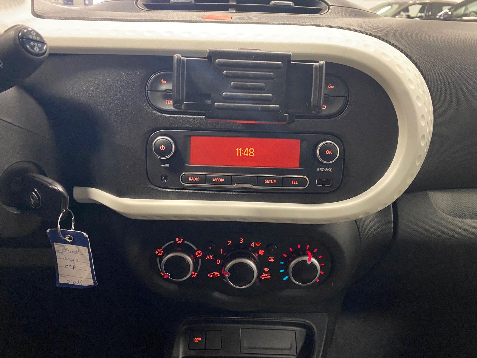 Fahrzeugabbildung Renault Twingo SCe 75 Limited+FREISPRECH+SITZHEIZUNG+ESP