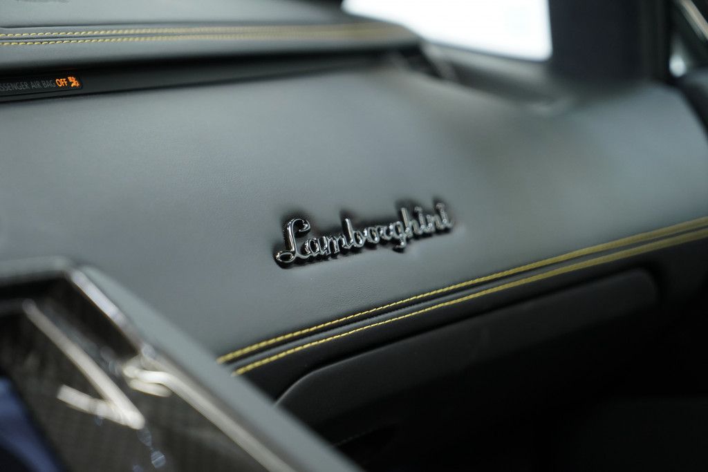 Lamborghini Aventador