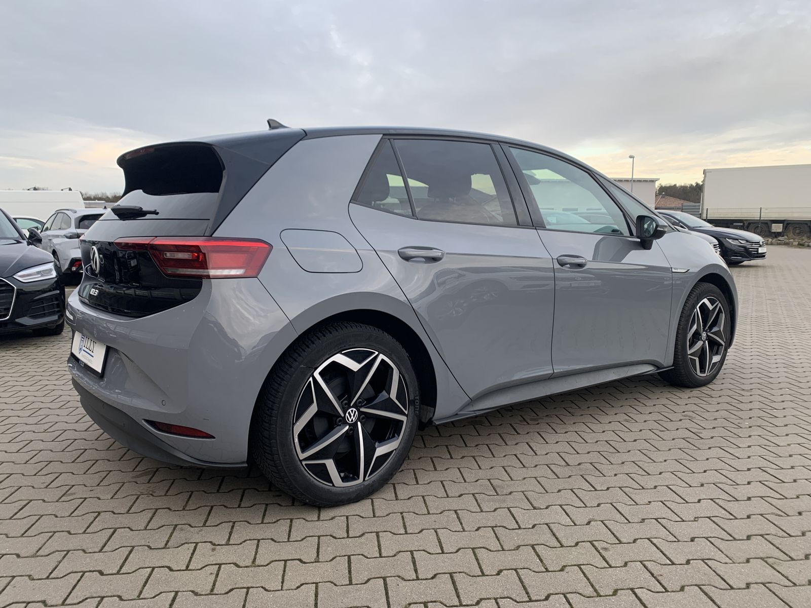 Fahrzeugabbildung Volkswagen ID.3 Pro Performance 150 kW Tech*LED-Matrix*pano