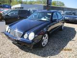 Mercedes-Benz E 240 CLASSIC - blaue Mercedes-Benz E 240