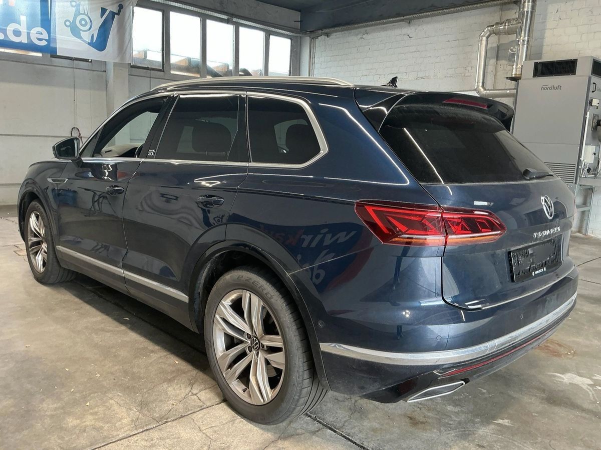 Volkswagen Touareg 3.0 TSI 4M MATRIX AHK PANO ACC MASSAGE foto 2