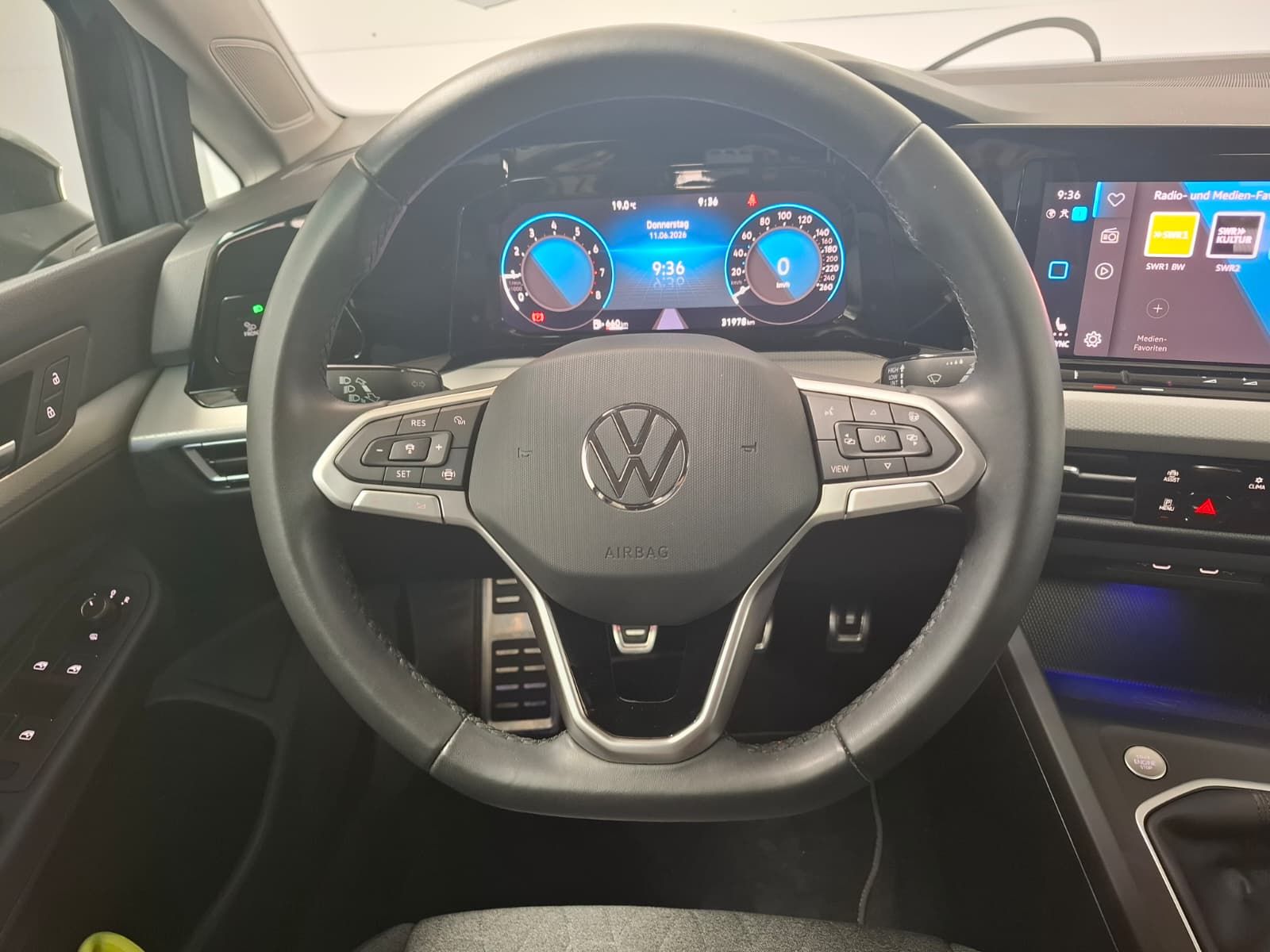 Fahrzeugabbildung Volkswagen Golf VIII Lim. Move 1,0 TSI +Kamera +Sitzheizung