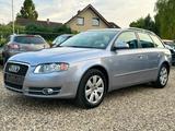 Audi A4 2.0 Avant AHK SHZ PDC 1Hand Audi Scheckheft - Audi A4 aus 2005: Kombi