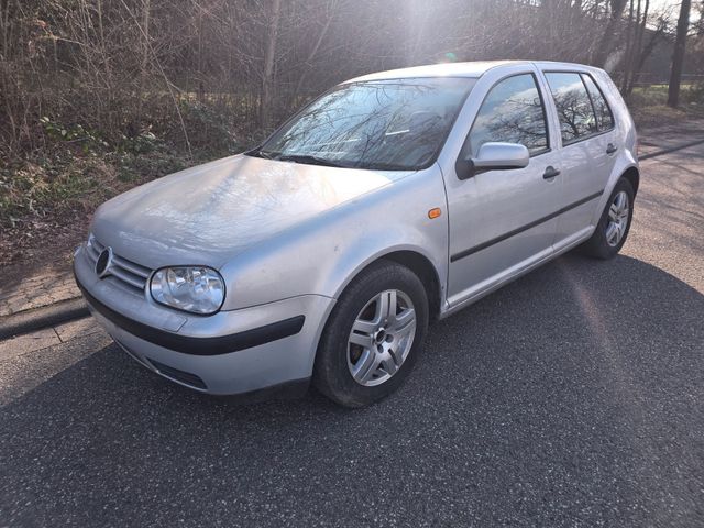 Volkswagen Golf 1.6 Auto Comfortline