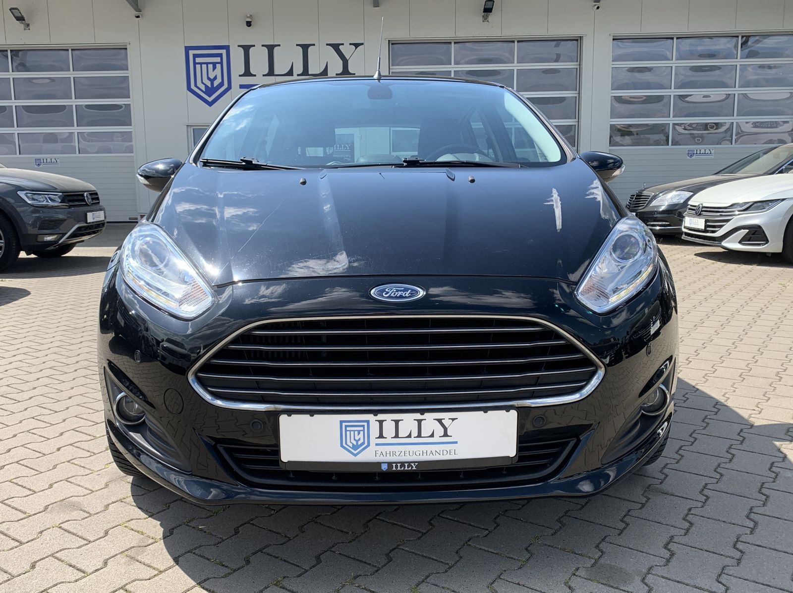 Fahrzeugabbildung Ford Fiesta 1.0 Titanium*AHK*Cam*SHZ*Navi*Klima*