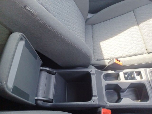 Fahrzeugabbildung Volkswagen Caddy Maxi 1.5TSI e-Hybrid Edition 7-Sitzer lang