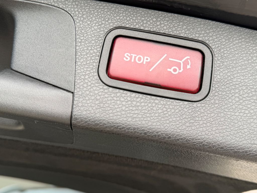 MERCEDES-BENZ E 300de T/BURMESTER/ACC/AMG/AHK/KAMERA MERCEDES-BENZ E 300de T/BURMESTER/ACC/AMG/AHK/KAMERA