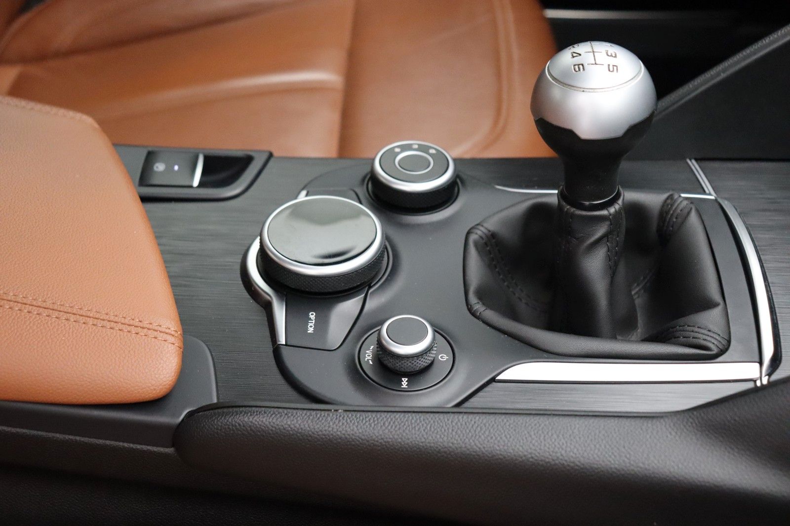 Fahrzeugabbildung Alfa Romeo Giulia 2.2 Super