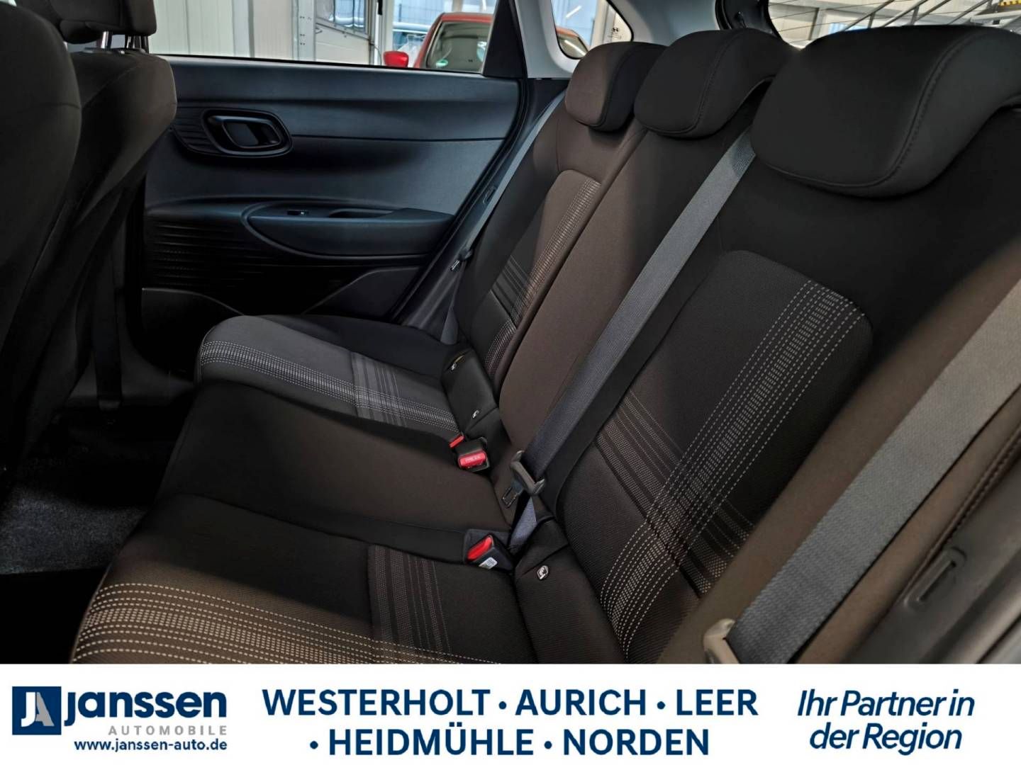 Fahrzeugabbildung Hyundai i20 Selec, Bordcomputer, Klima, Start-Stopp