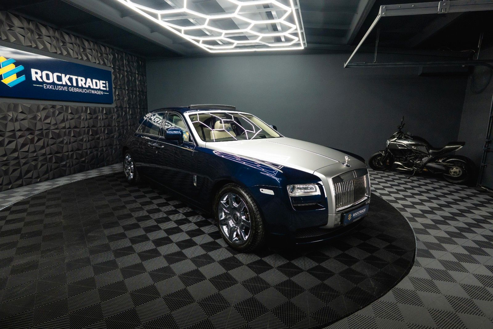 Fahrzeugabbildung Rolls-Royce Ghost V12 Full Service *Panorama*TV*360*HU*19%*