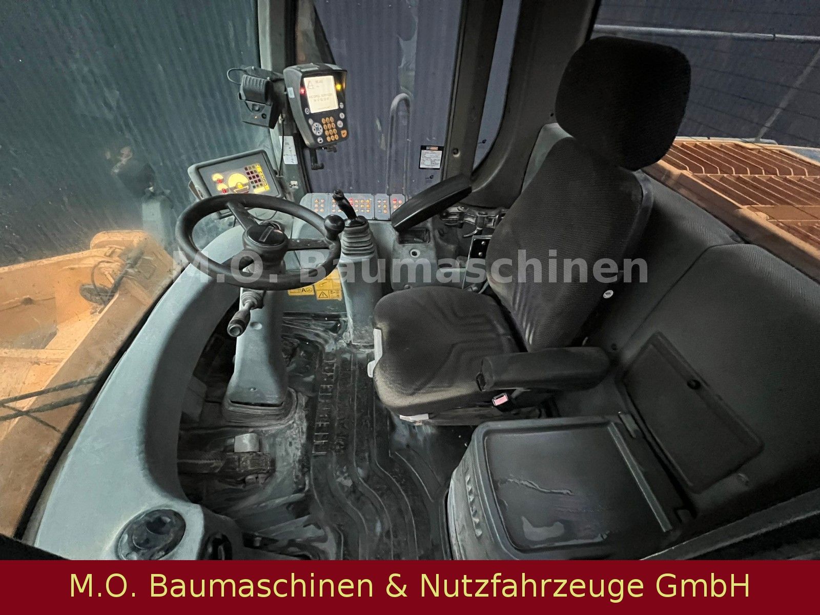 Fahrzeugabbildung Liebherr L 566 2Plus2 / AC/ ZSA /