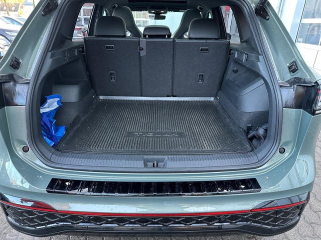 Tiguan R-Line 1.5 eTSI OPF DSG AHK Navi Panorama