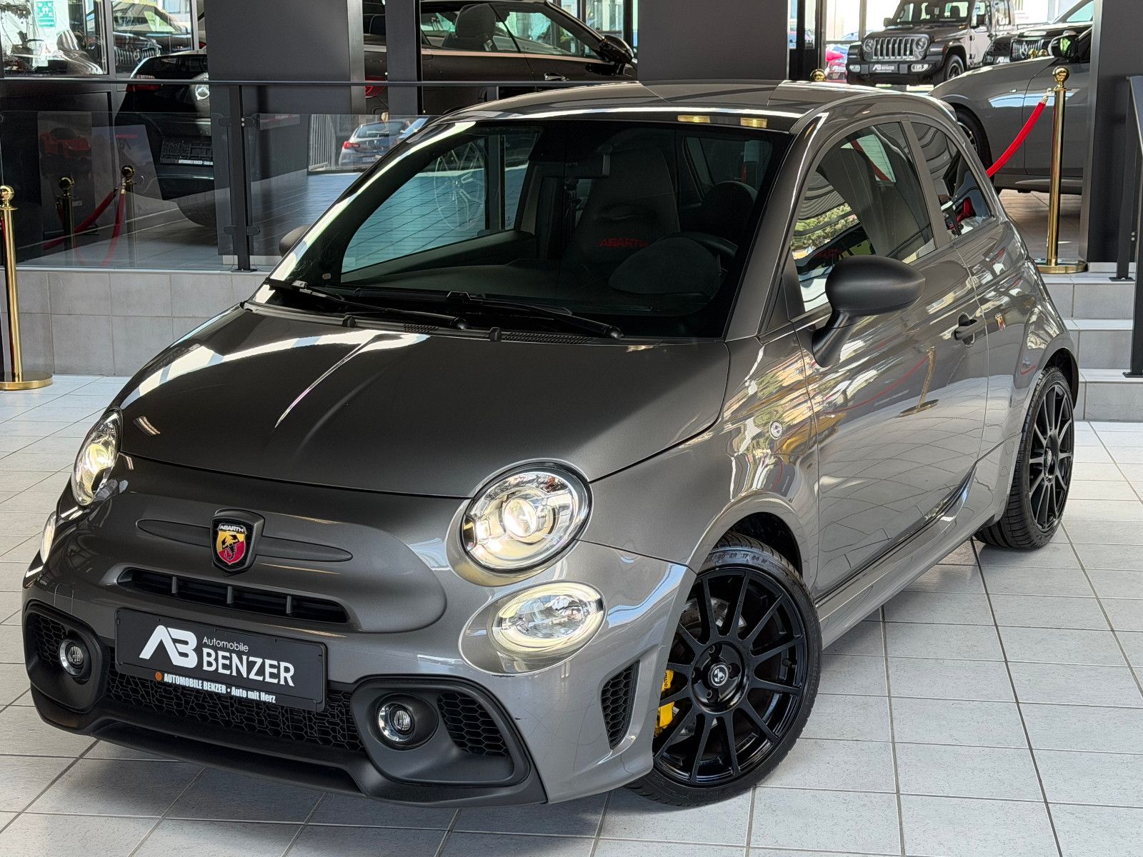 Fahrzeugabbildung Fiat Abarth 695Competizione/CARBON-SITZE/CARBON/BEATS