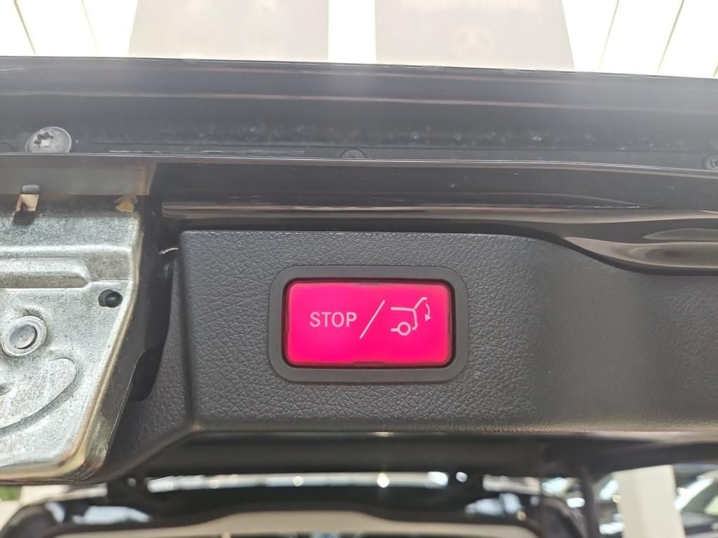 Fahrzeugabbildung Mercedes-Benz V 300 AVG lang 4x4 7 Sitze 2,5tAHK DISTRONIC EDW