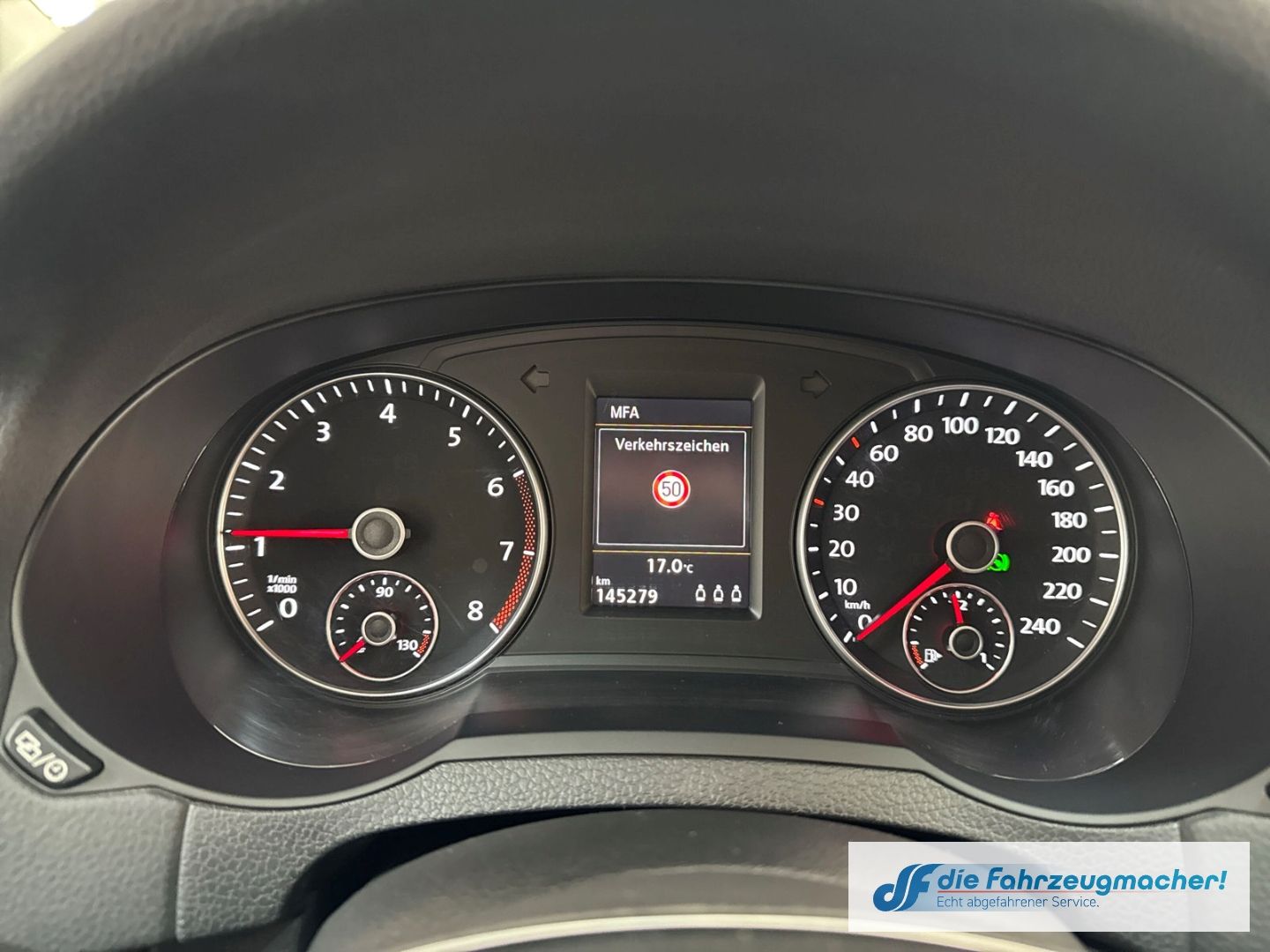 Fahrzeugabbildung Volkswagen Sharan Highline BMT Start-Stopp Sportpaket Stand