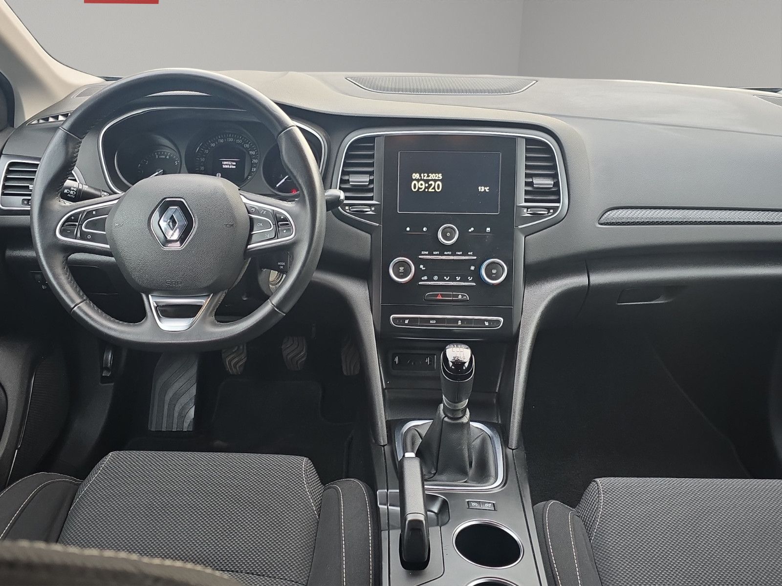 Fahrzeugabbildung Renault Megane IV Play NAVI+PDC+SHZ AUS 1.HAND