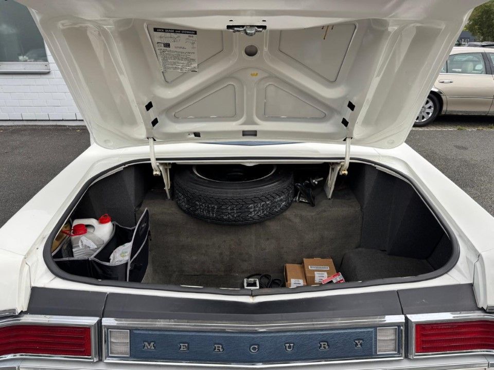 Fahrzeugabbildung Ford Mercury Marquis in unglaublich gutem Zustand