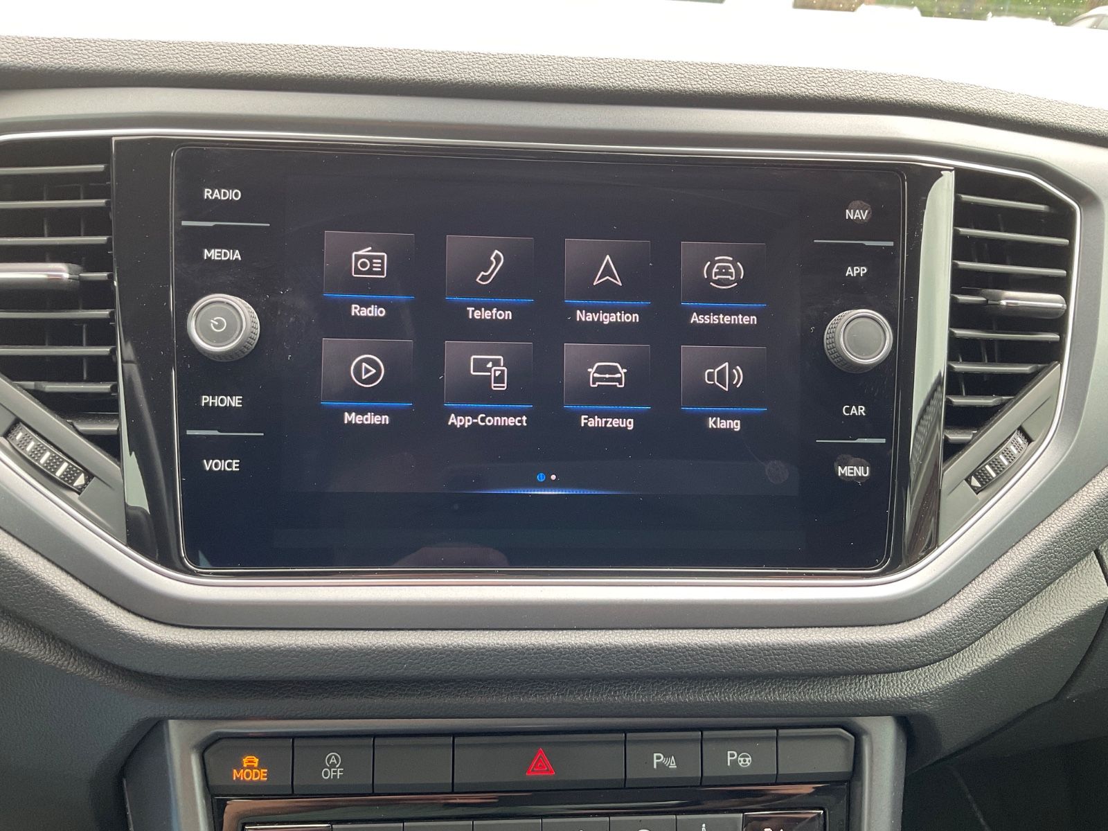 Fahrzeugabbildung Volkswagen T-Roc Cabriolet 1.5 TSI DSG R-Line,AHK,Kamera,AC