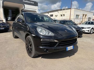 Porsche Cayenne - 2