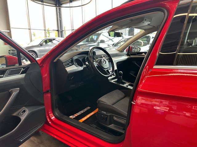 Volkswagen Passat Variant *Massage*Keyless*Tempo*Navi*