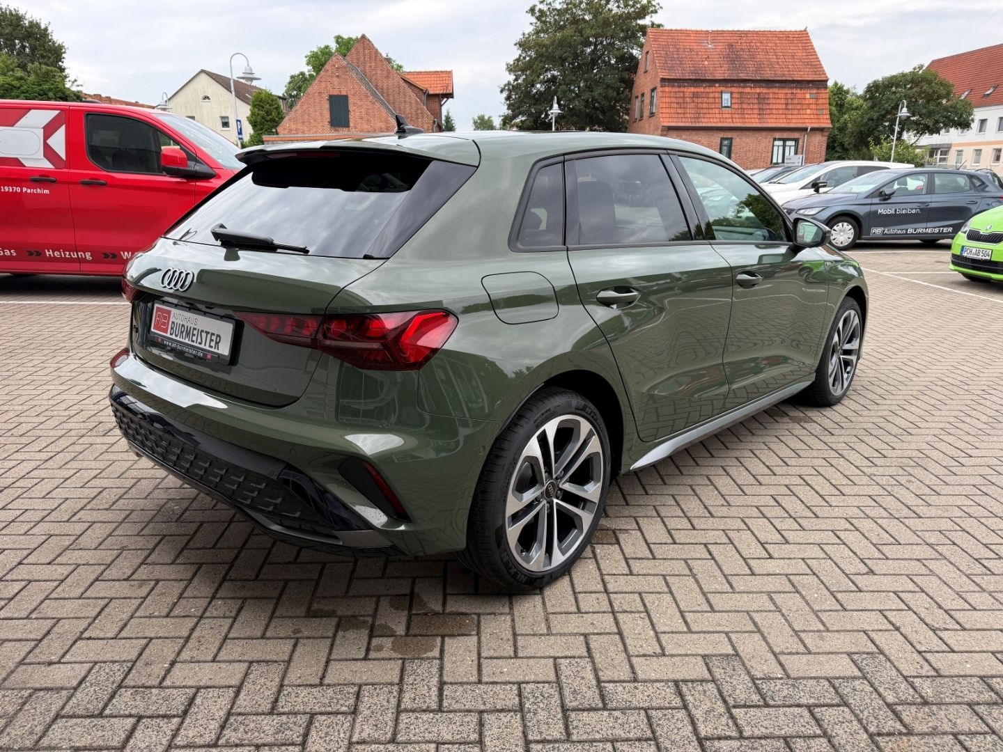 Fahrzeugabbildung Audi A3 TFSI Sportback S-Line Sport Pano Digi LED ACC