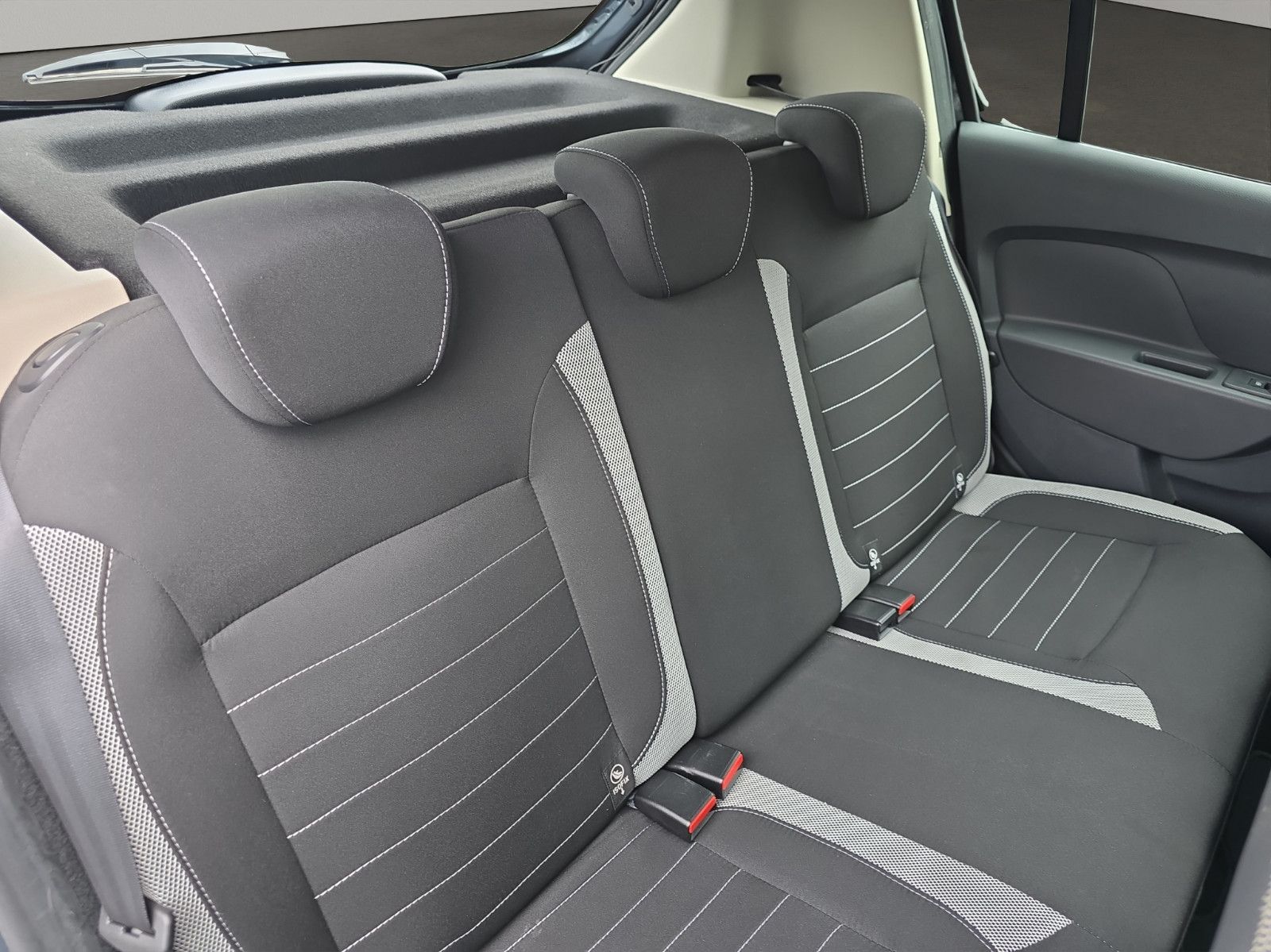 Fahrzeugabbildung Dacia Sandero II Stepway Prestige Kamera Navi Media