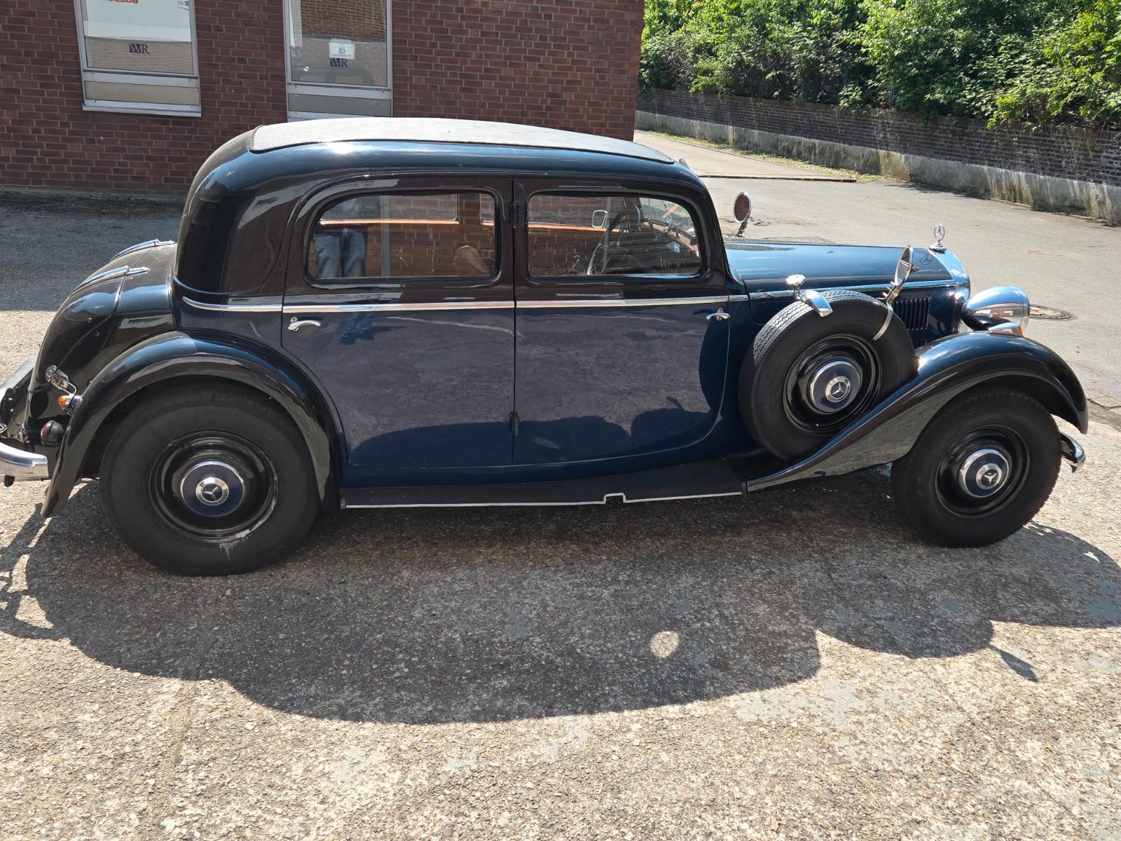 Mercedes-Benz 230