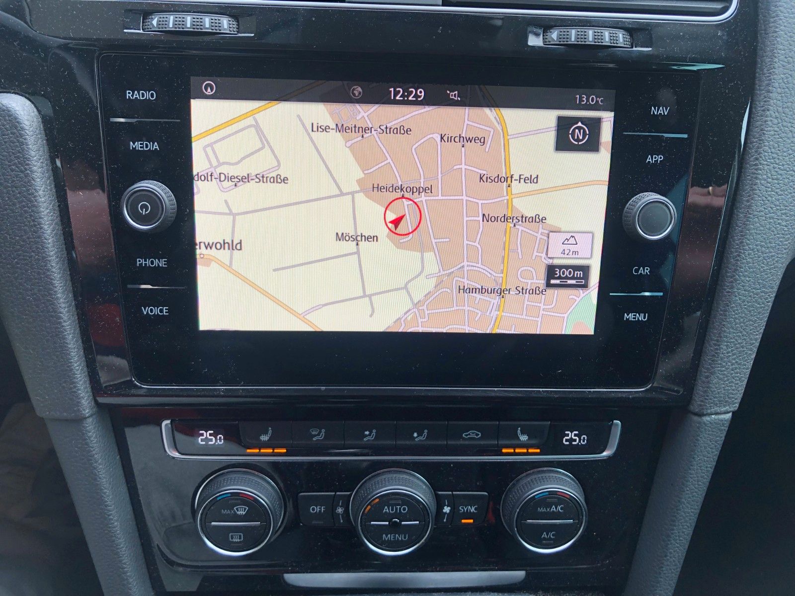 Fahrzeugabbildung Volkswagen Golf VII Variant IQ.DRIVE Seitenschaden