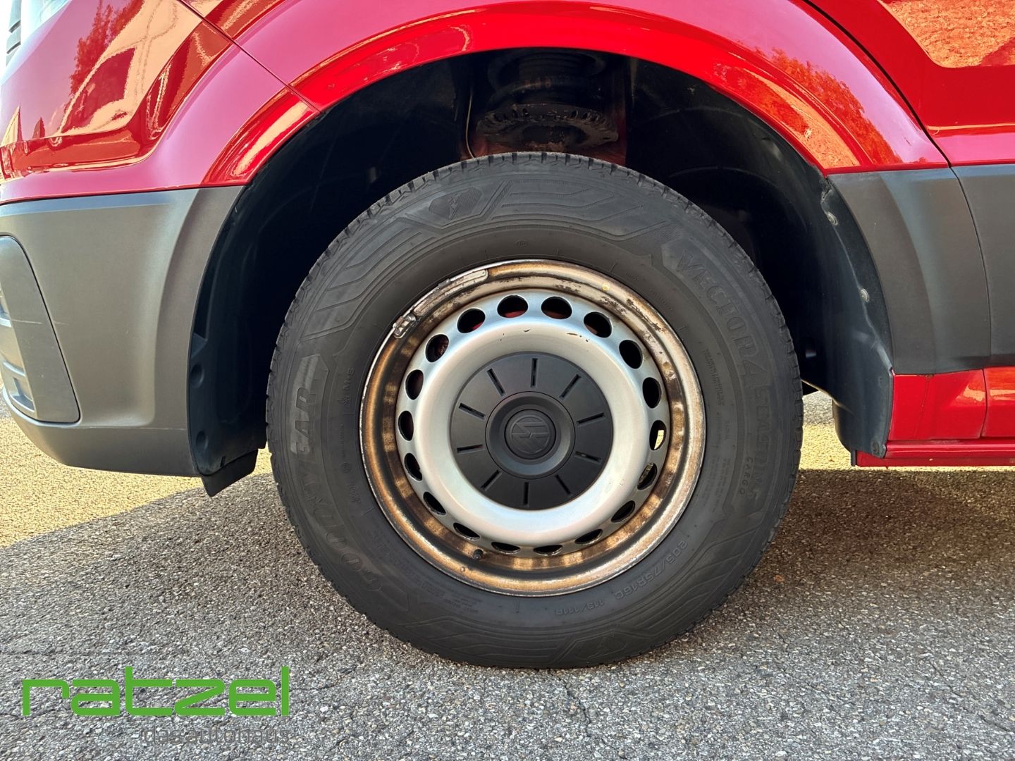 Fahrzeugabbildung Volkswagen Crafter mittellang Hochdach FWD 35 Kasten 2.0 SH