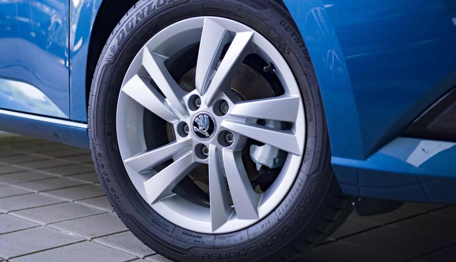 Skoda Fabia Selection 6-Gang AHParkpilot+Kamera SOFORT