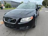 Volvo V70 Kombi Summum - gebrauchte Volvo V70 aus dem Jahr 2011