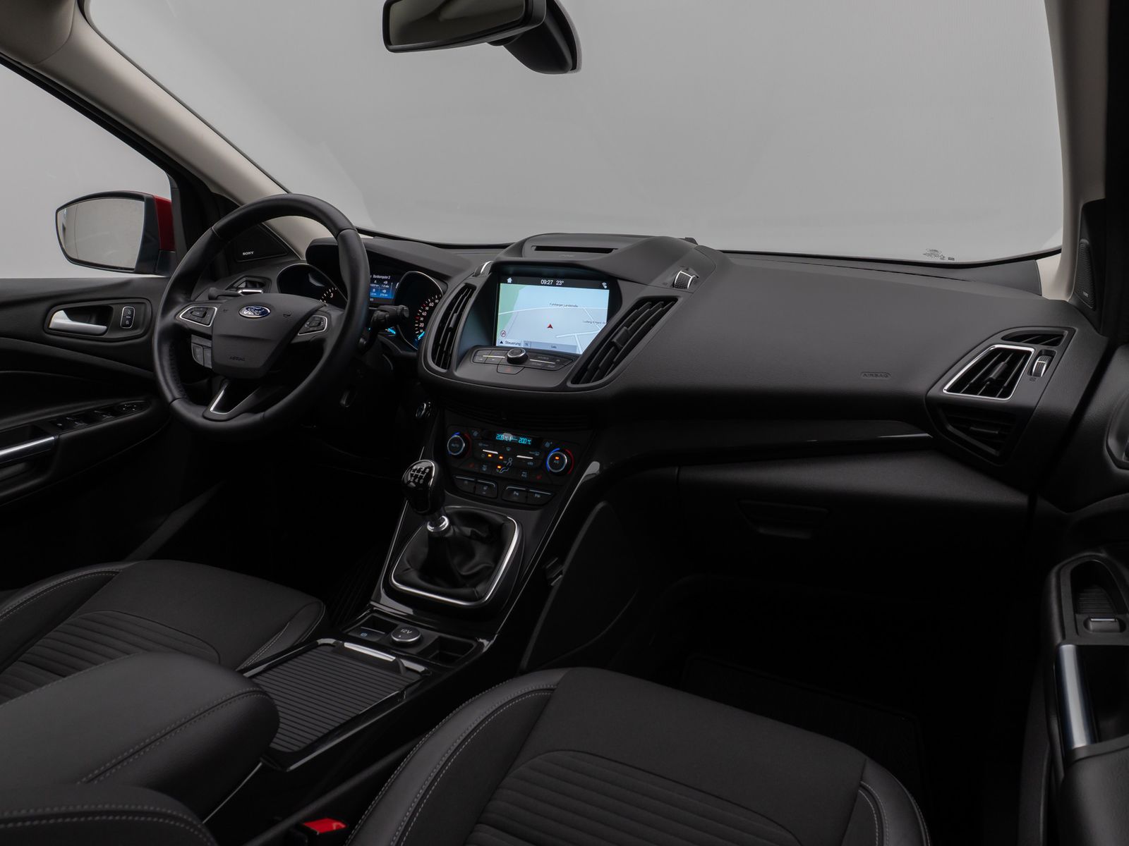 Fahrzeugabbildung Ford Kuga Titanium Navigation Kamera Sitzhzg Tempomat