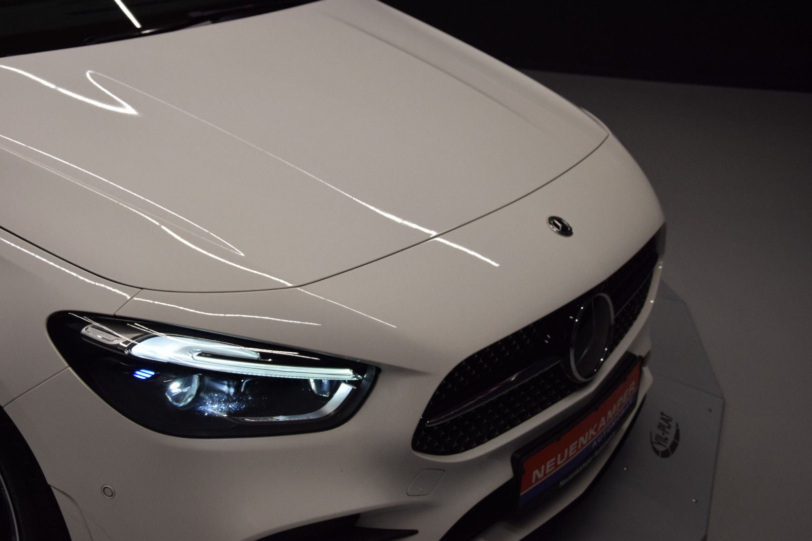 Fahrzeugabbildung Mercedes-Benz B 250 4Matic AMG Pano 360° Night ACC MBUX