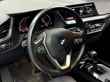 BMW 116i Sport Line DAB LED WLAN Tempomat Shz PDC