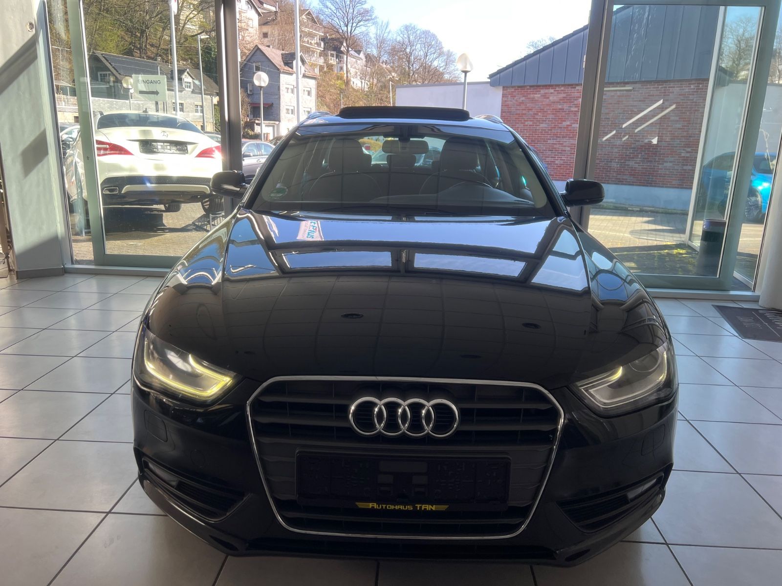Fahrzeugabbildung Audi A4 Avant 2.0 TFSI Ambition *XENON/LED*AUTOMATIK*