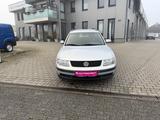 Volkswagen Passat Variant  Trendline 1.6 101PS Klima - Volkswagen Passat Variant aus 1999