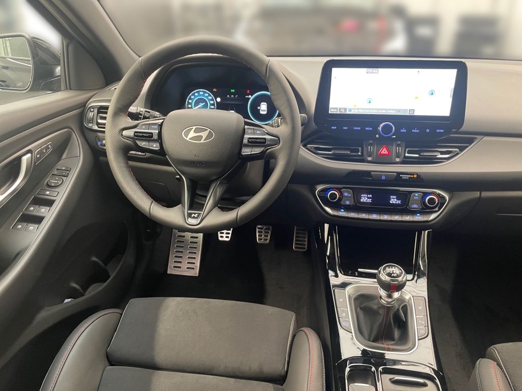 Fahrzeugabbildung Hyundai i30 FL 5-Türer (MY25) 1.5 T-GDI (140 PS) 48V 6-M